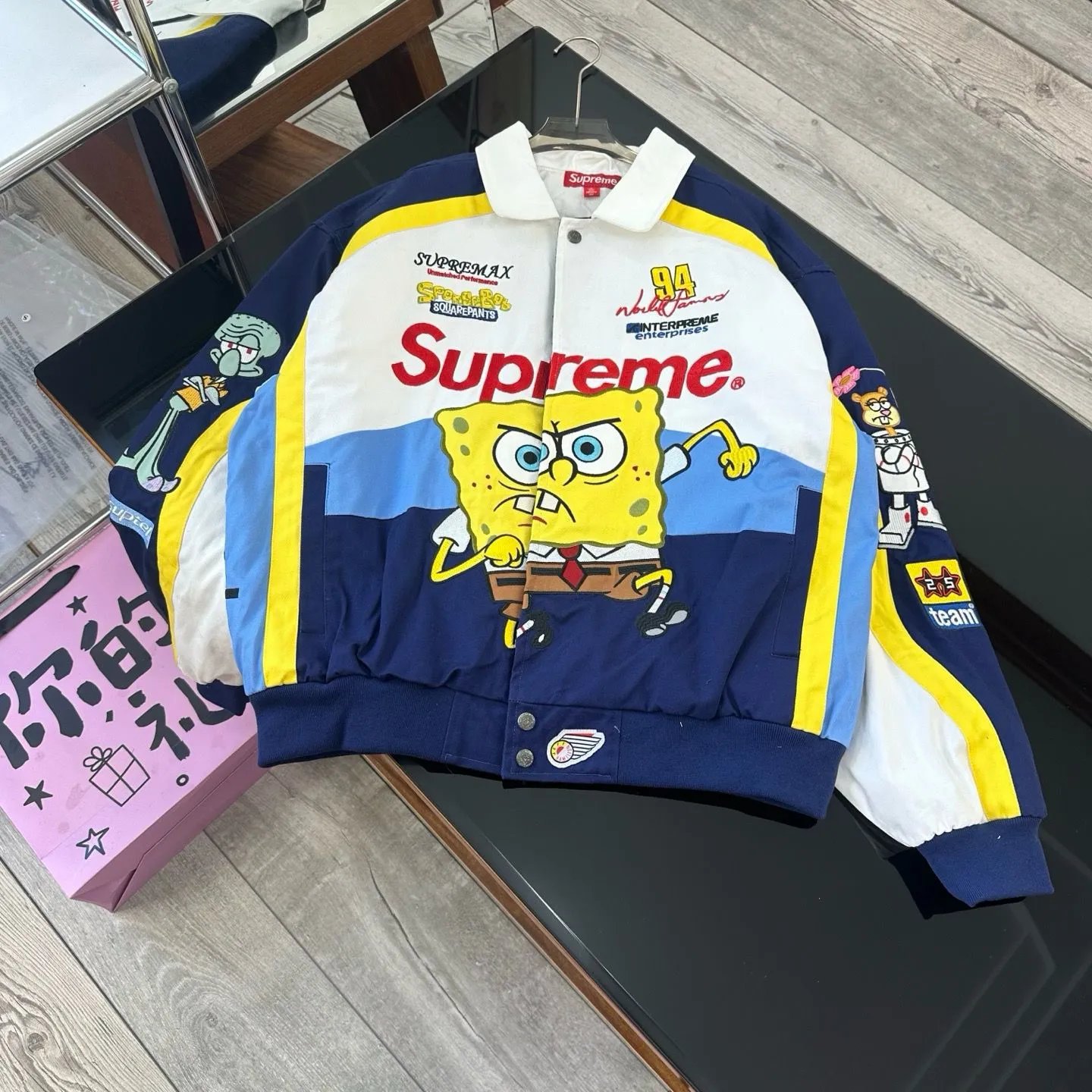 白色