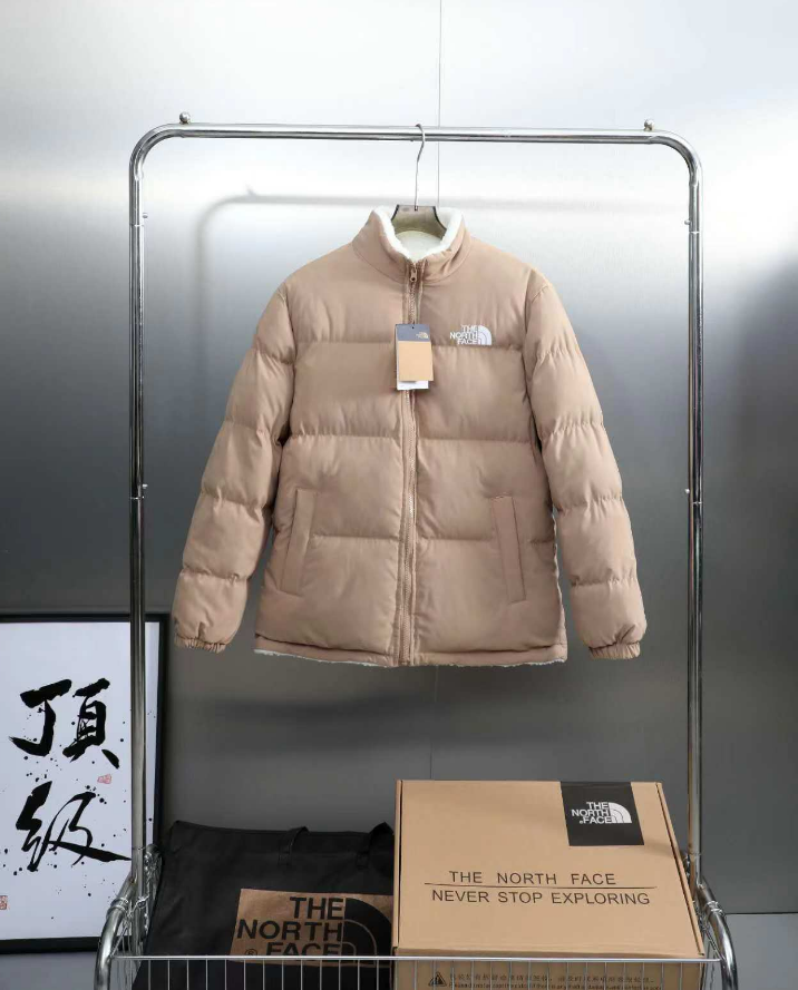 卡其色