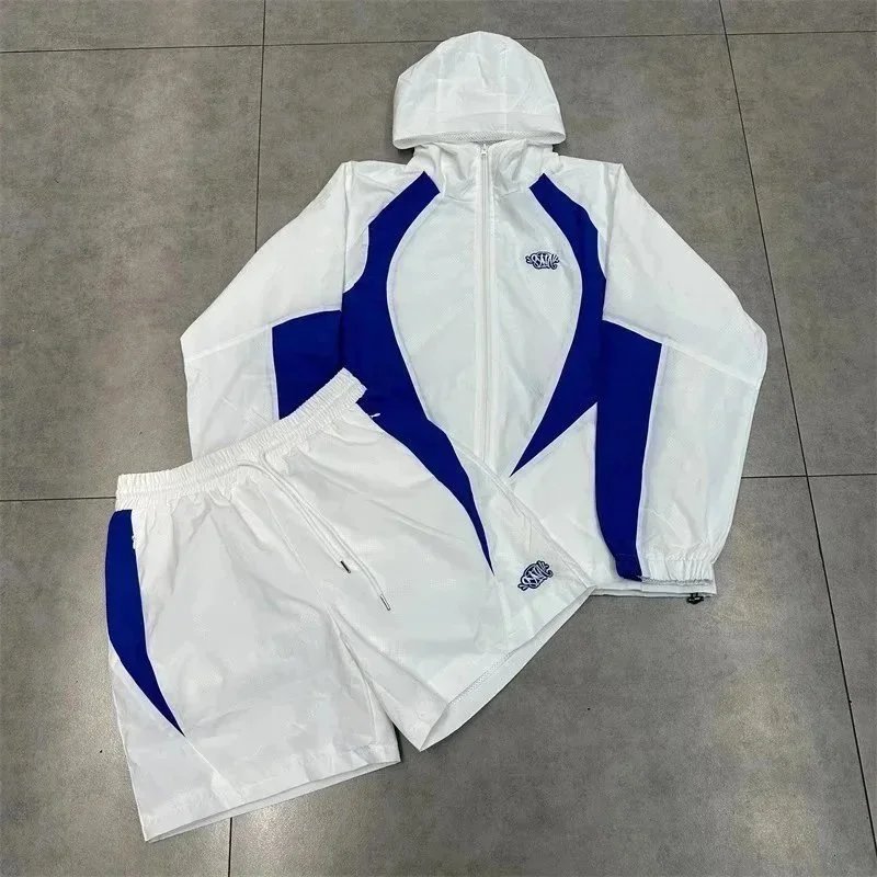 白色套装
