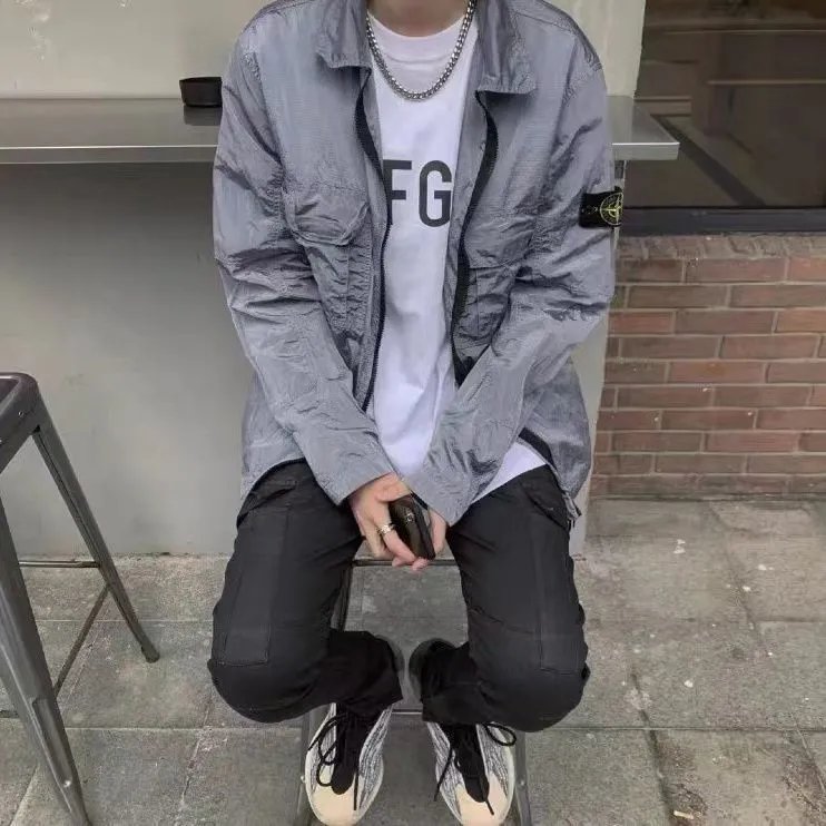 军绿色