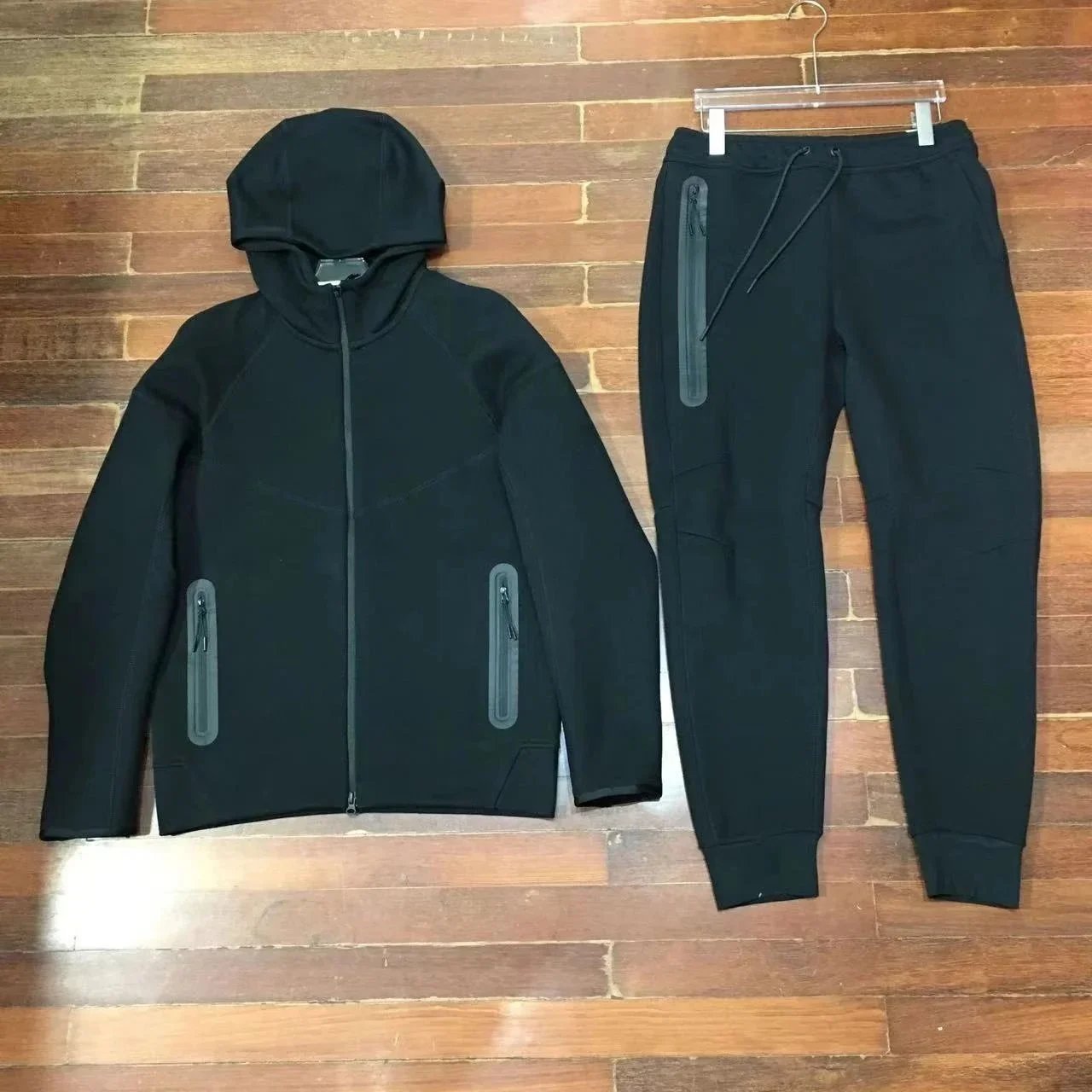 新款黑色套装