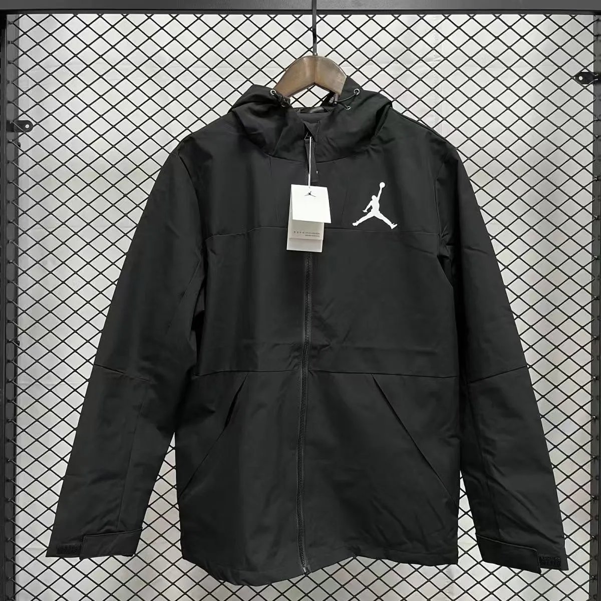 AJ06