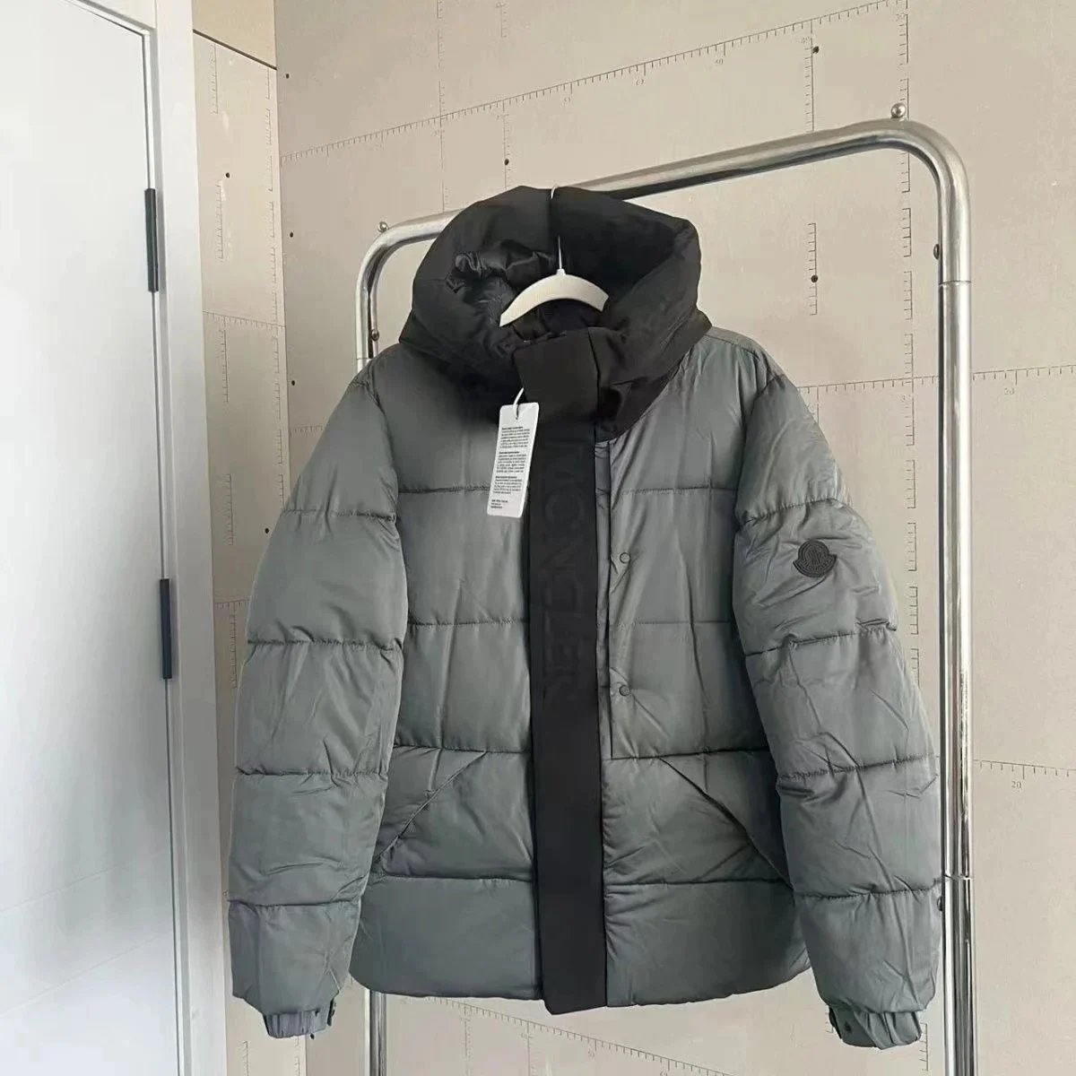 07-灰色