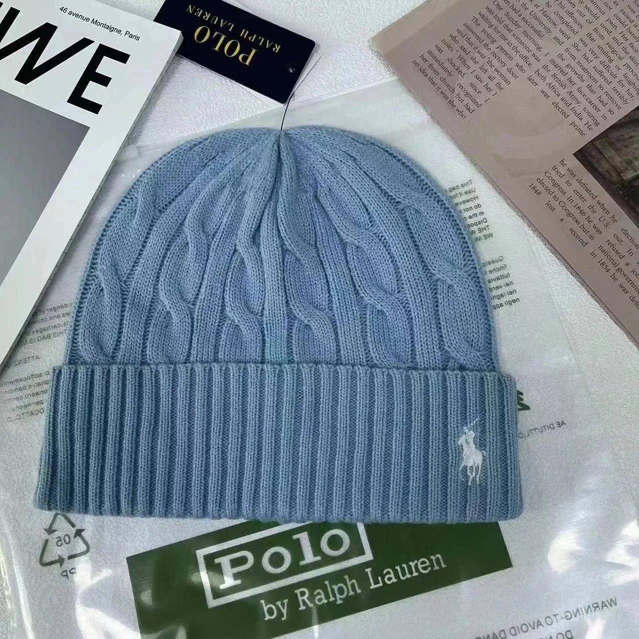 浅蓝色