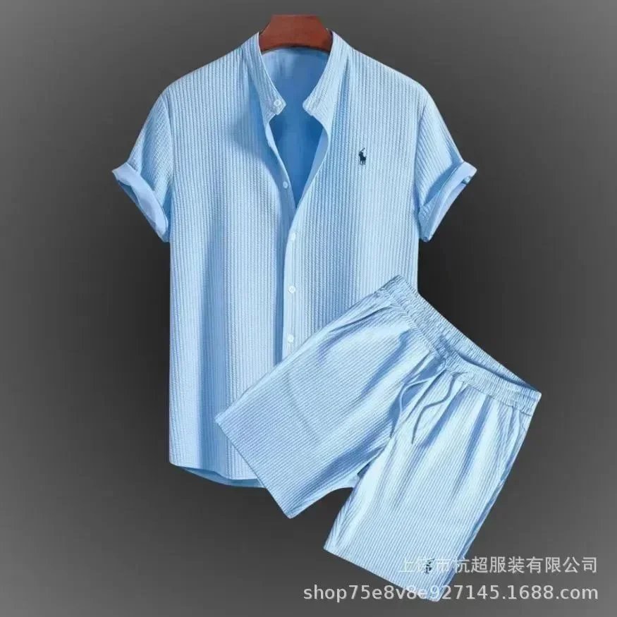 天蓝色
