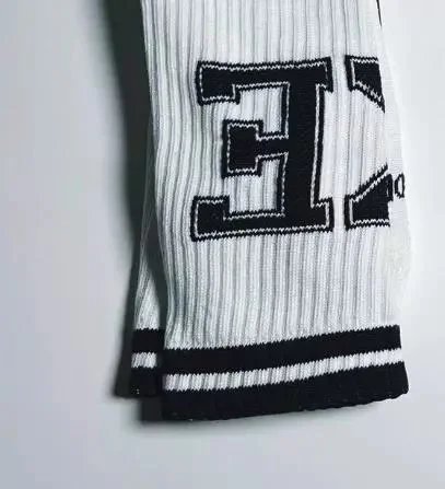 白色E