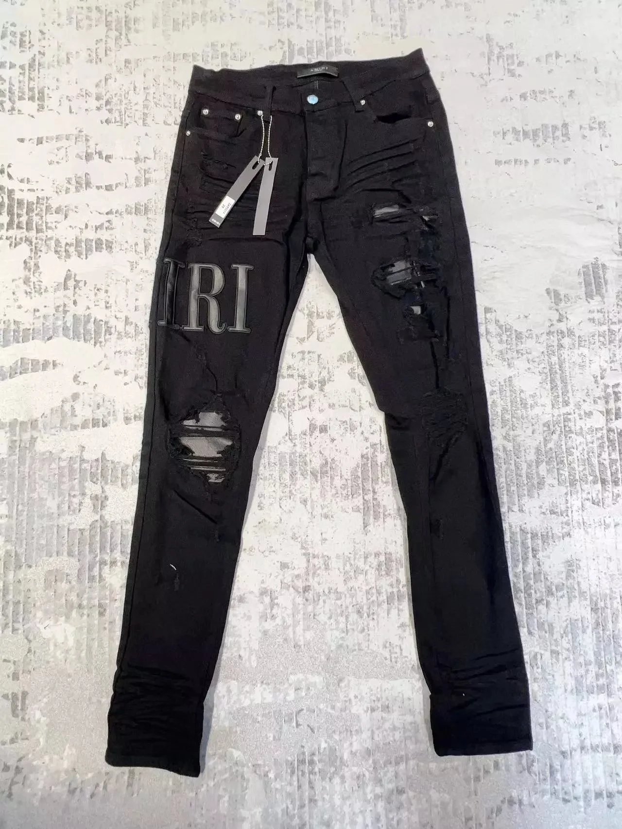 AMIRI   1
