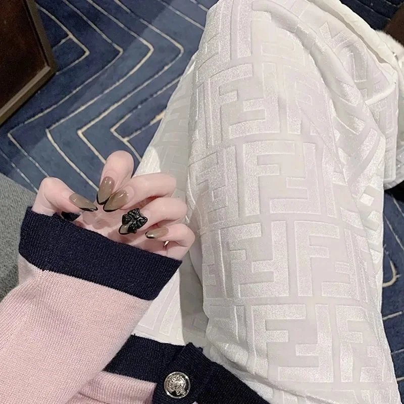 白色
