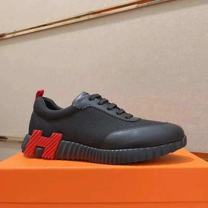 黑色 皮 红字