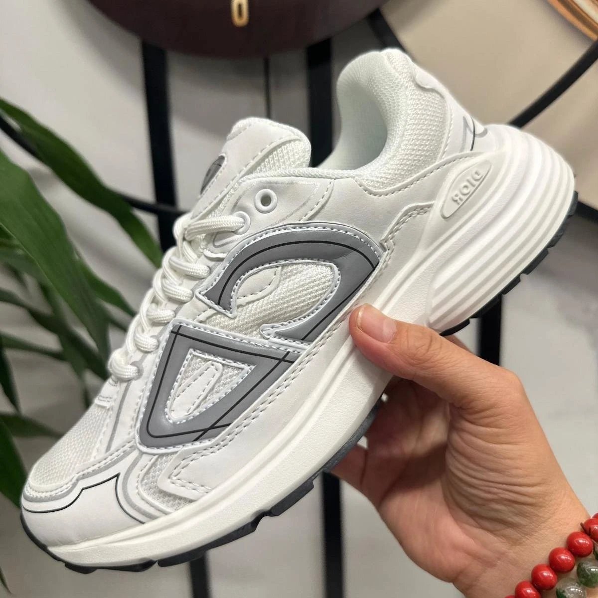 白色
