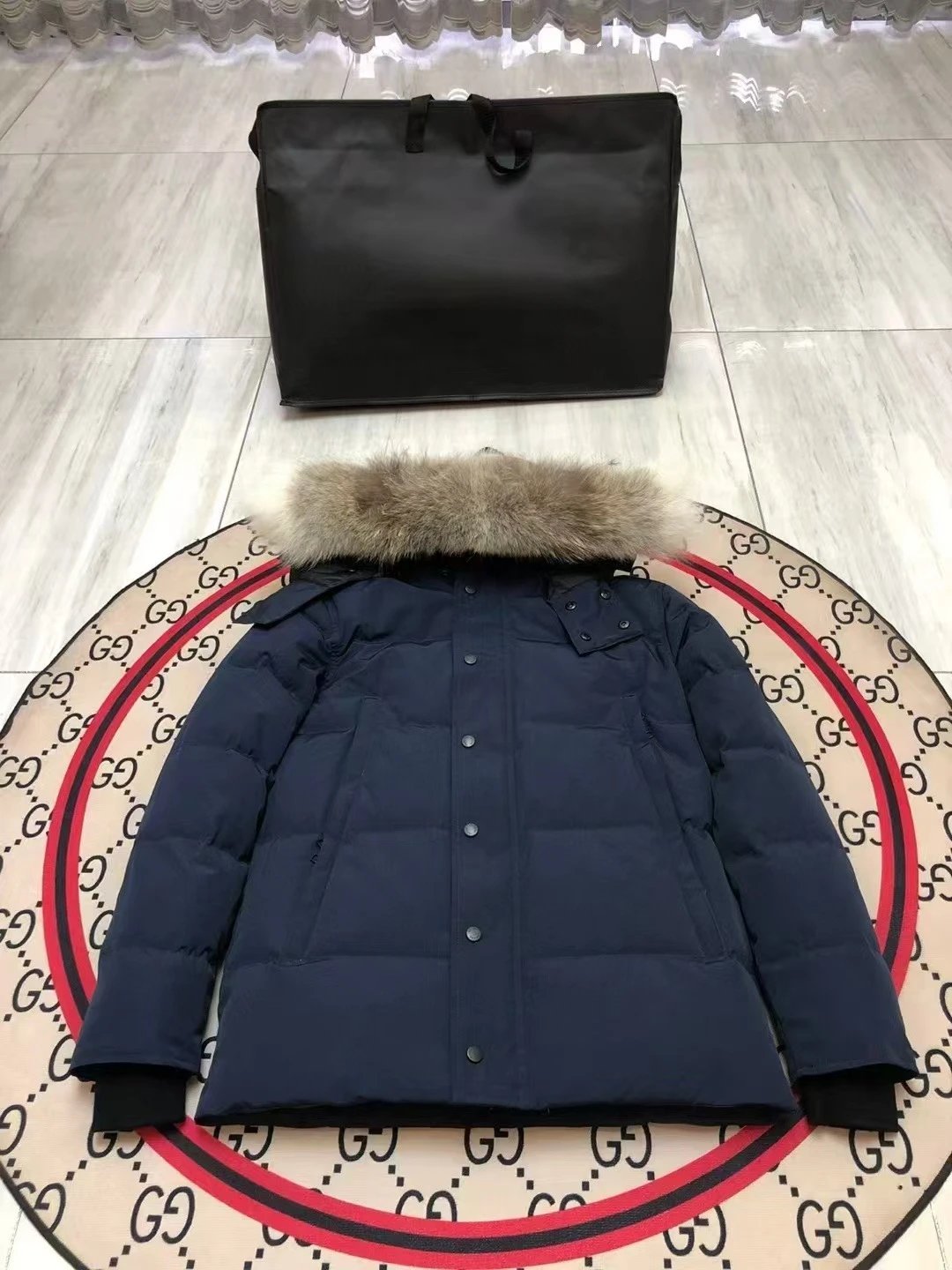 藏青色红标