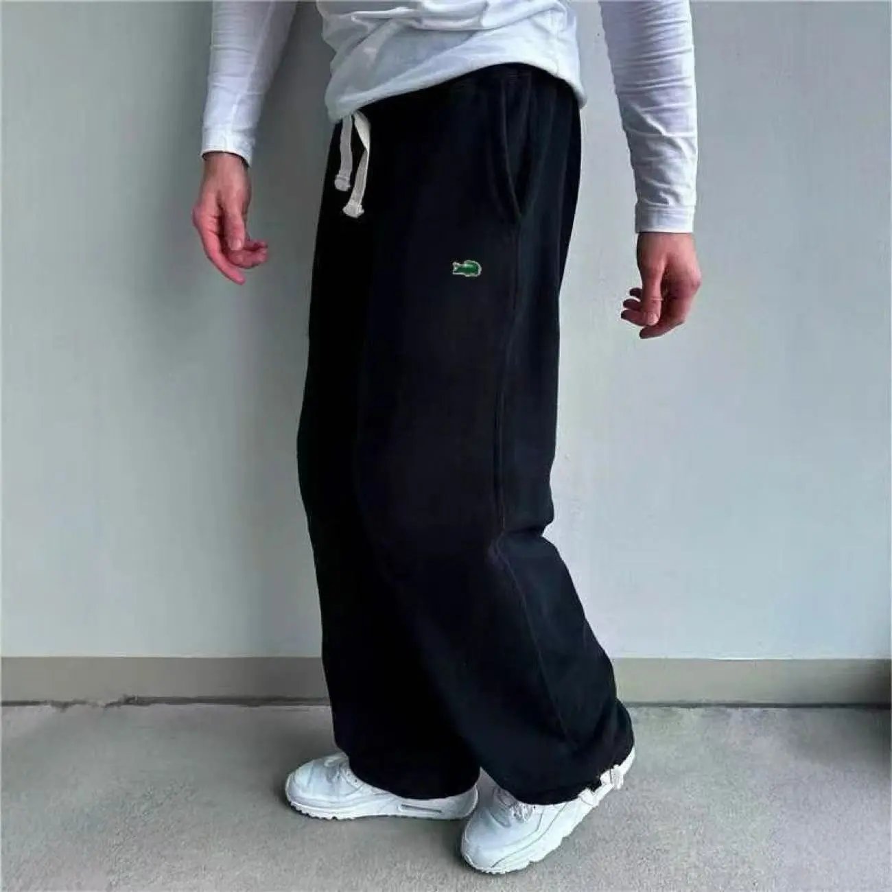 Lacoste-黑色