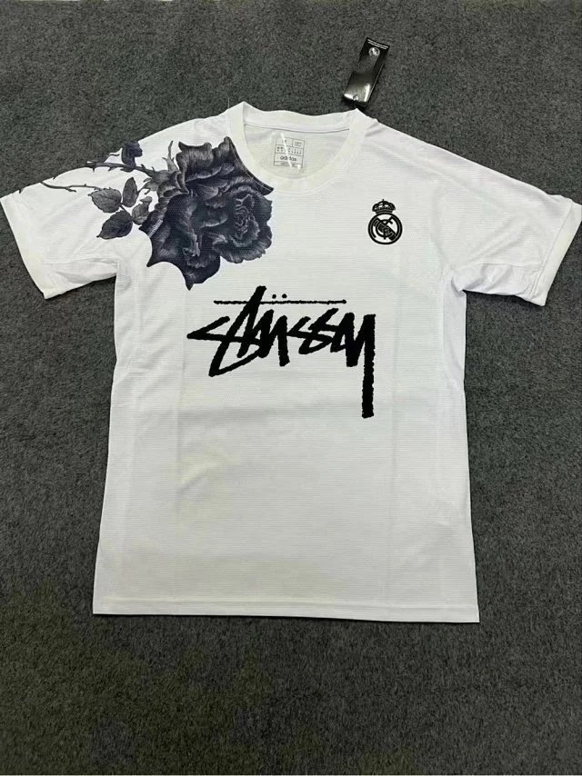 07白色