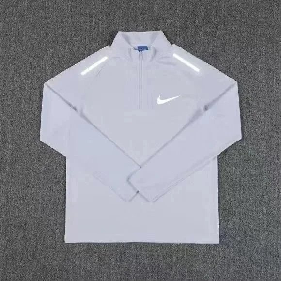 白色长袖