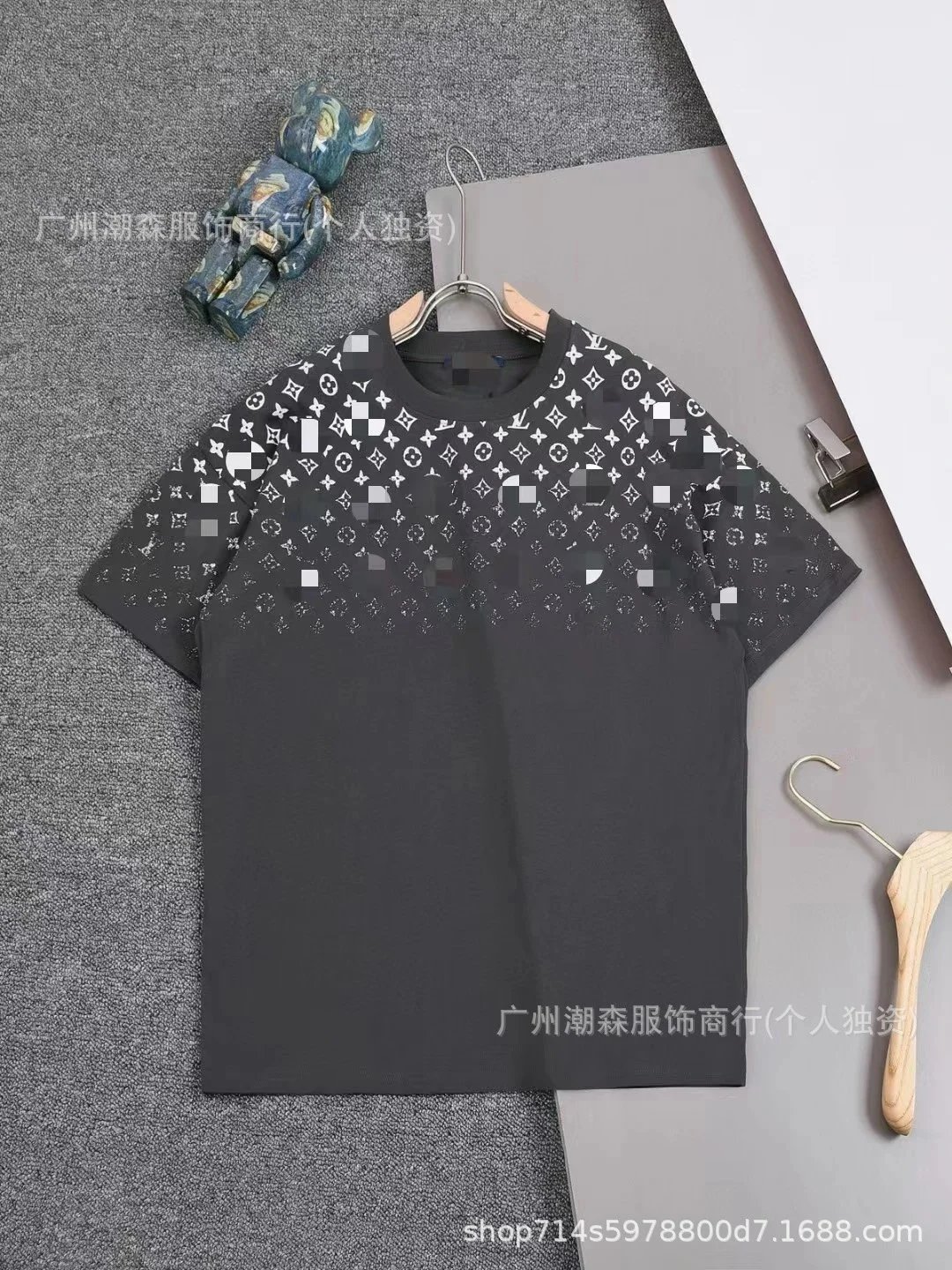 灰色