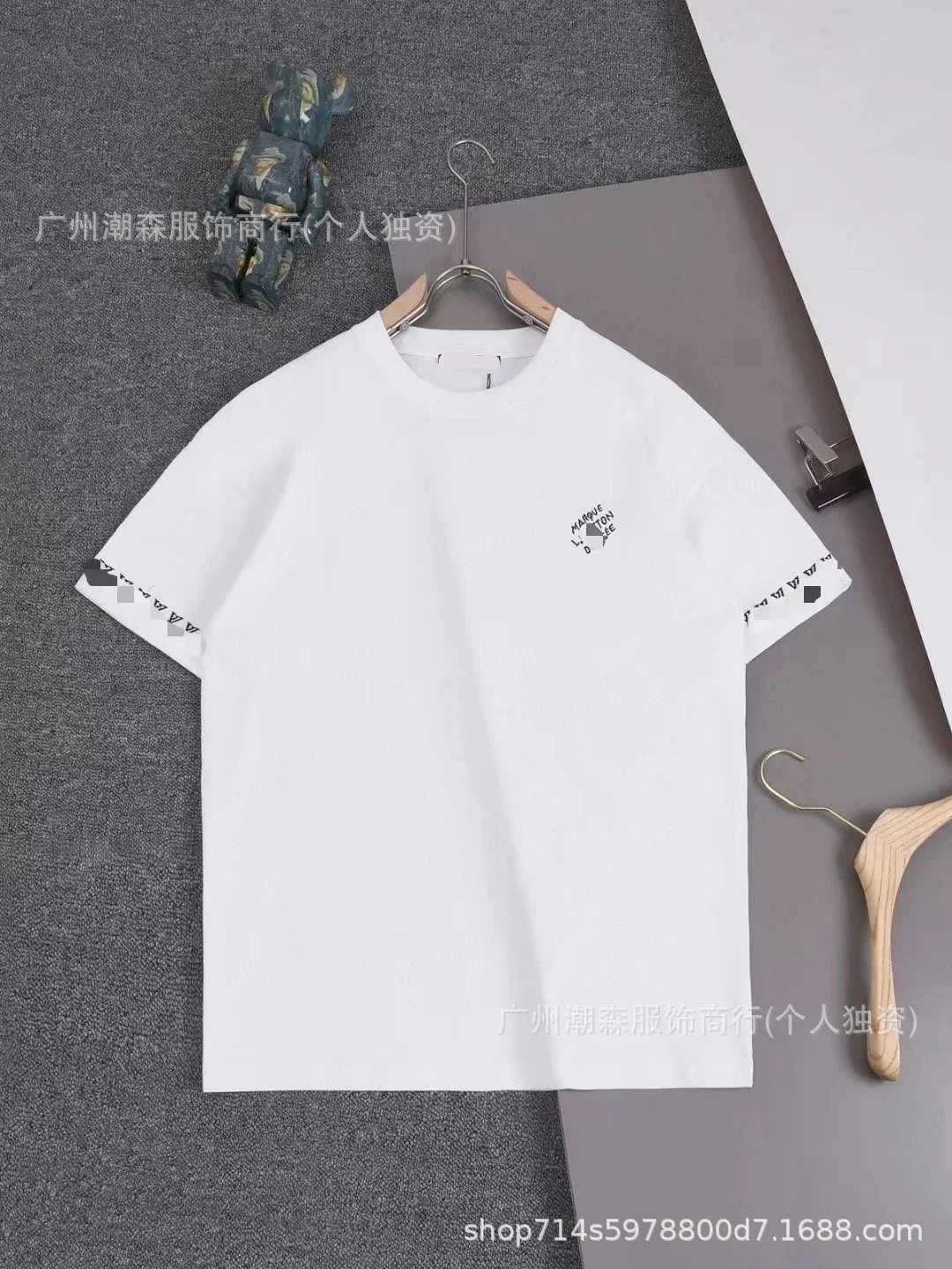 12白色