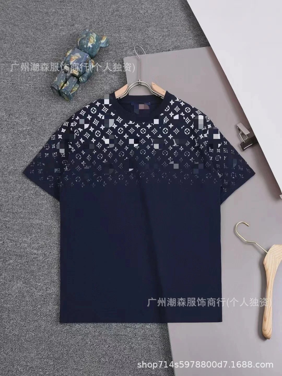 蓝色