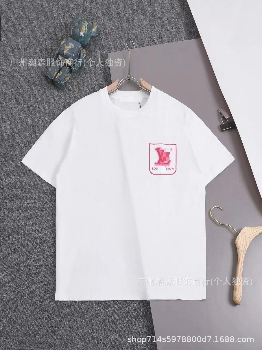 13白色