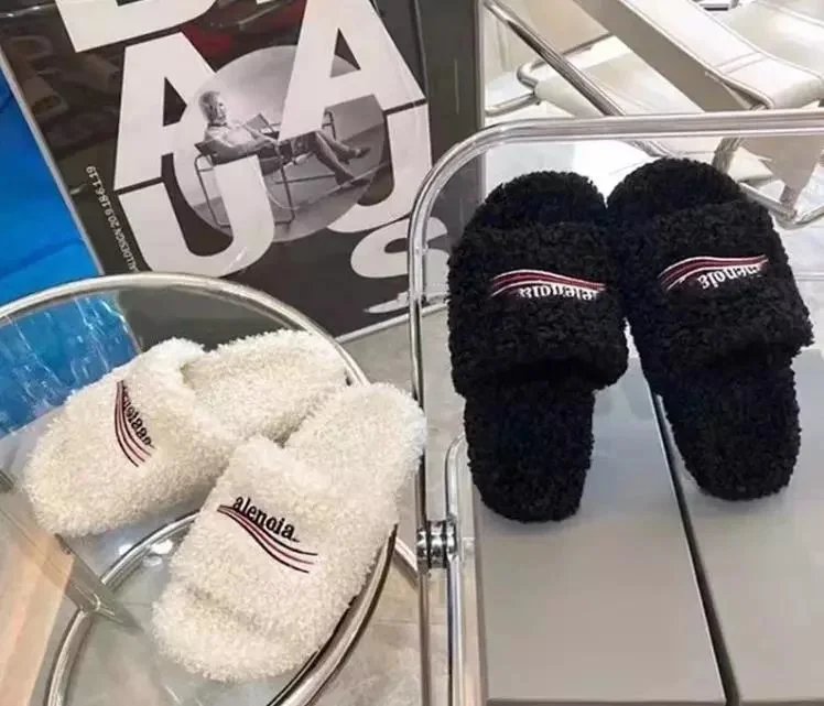 Alenota Plush Slippers Soft Fuzzy Indoor Slides for Women and Men