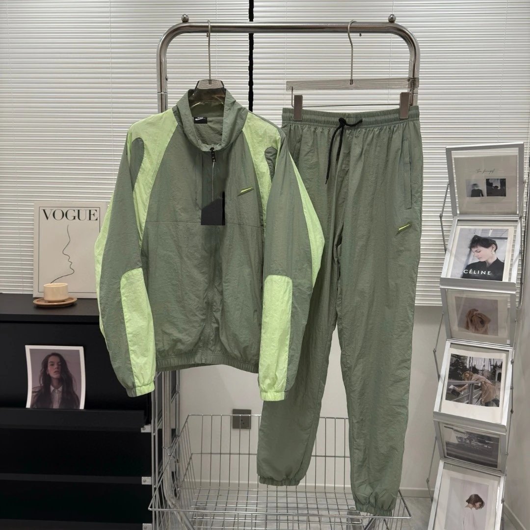 男女同款运动梭织套装立拼接绣