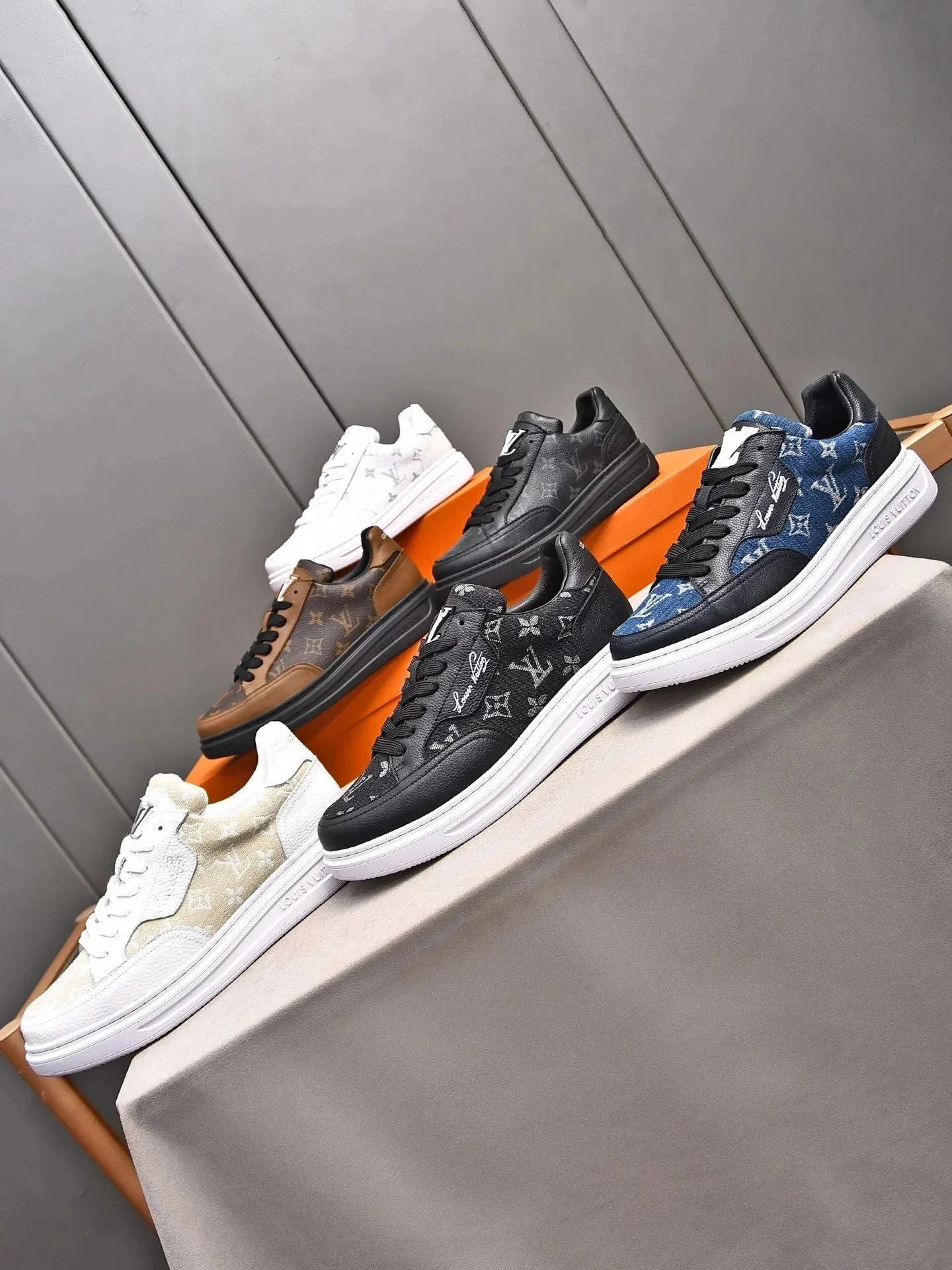 Louis Vuitton LV Monogram Sneakers Men Women Fashion Casual Shoes