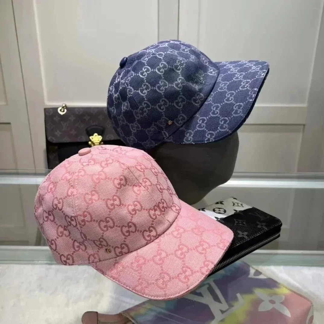 Gucci GG Supreme Pattern Baseball Cap in Pink and Blue
