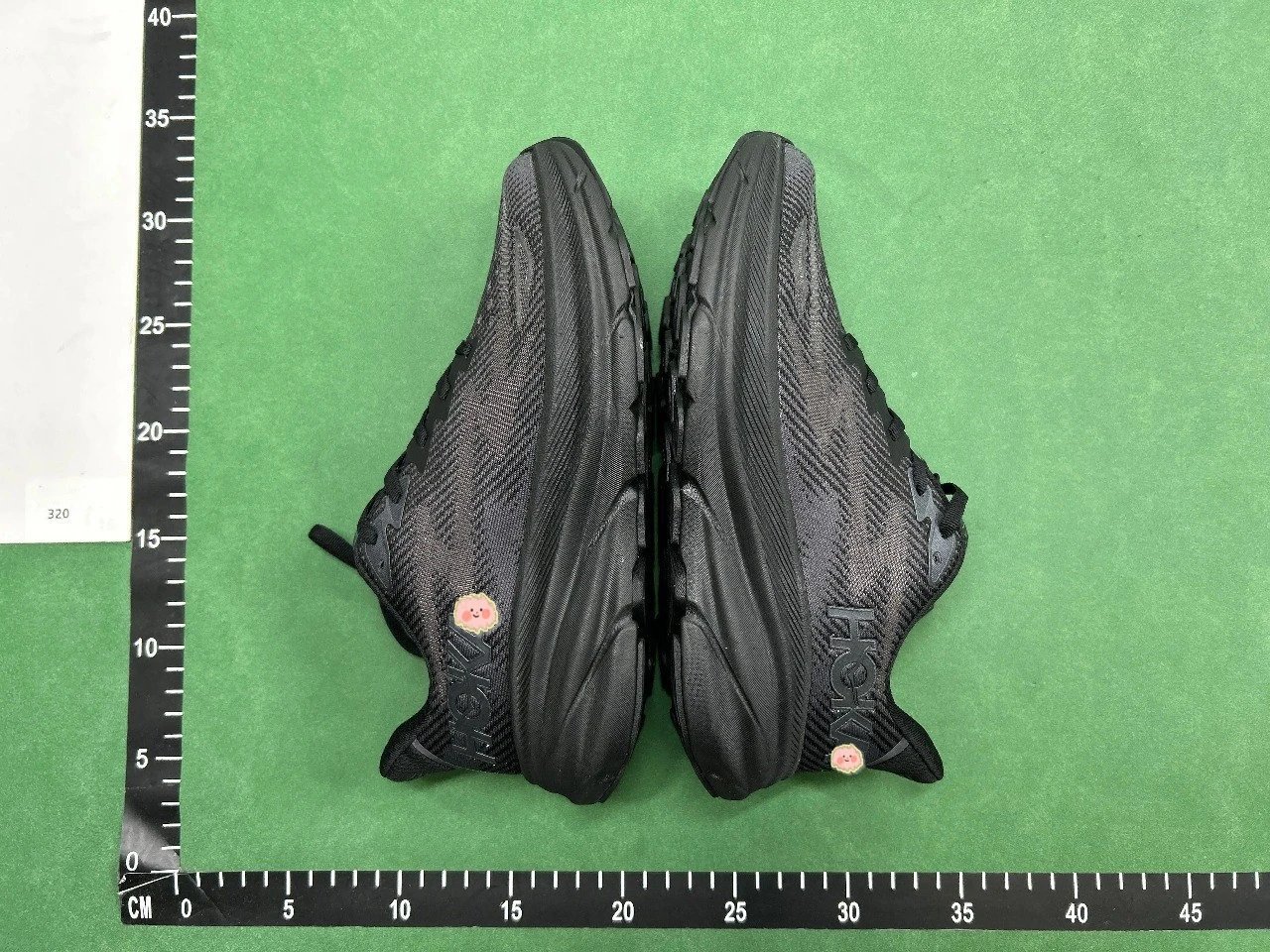 02-软底男女运动鞋