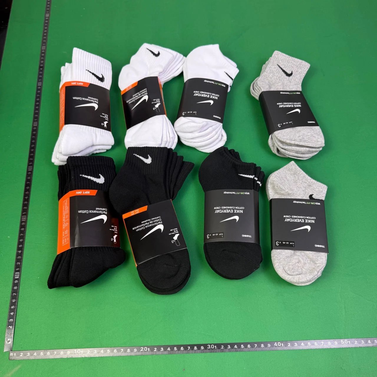 Nike Everyday Cotton Cushioned Crew Socks for Men and Women