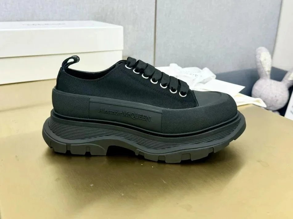 Alexander McQueen Black Platform Sneakers for Men Women