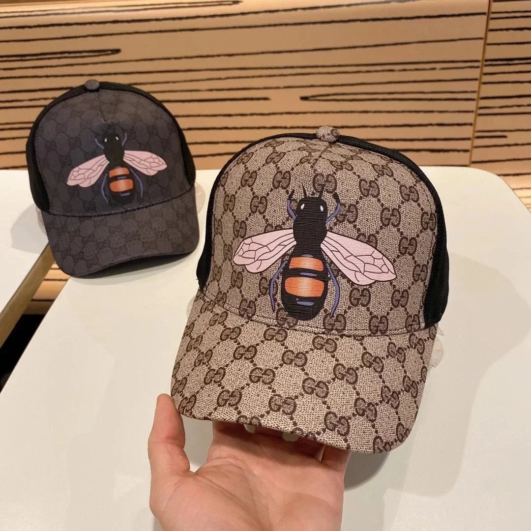 Gucci Bee Embroidered GG Supreme Cap