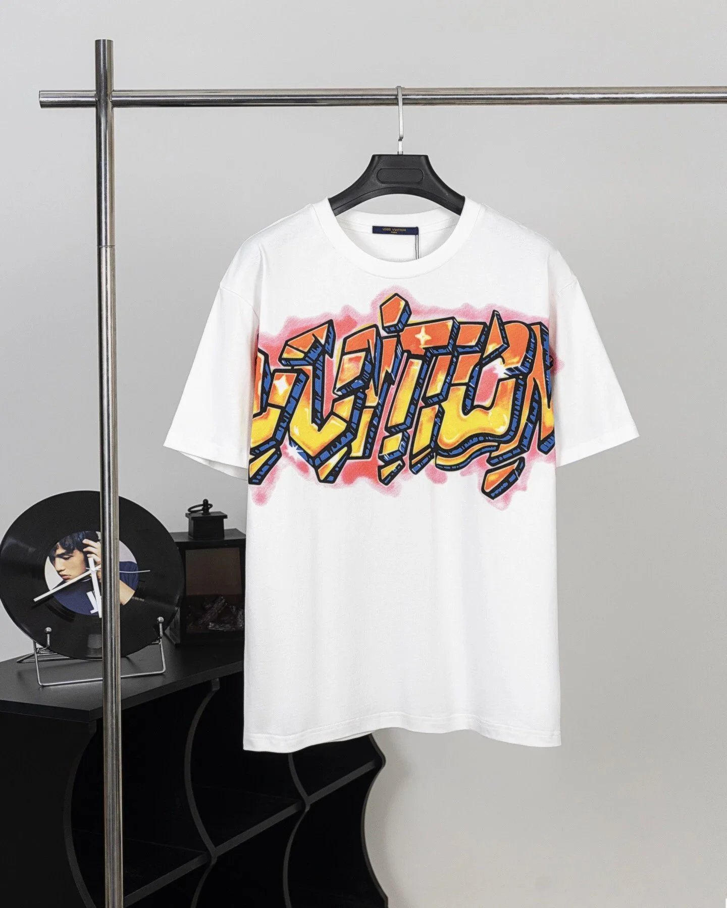 LV Graffiti Print White T-Shirt Men's Fashion Streetwear